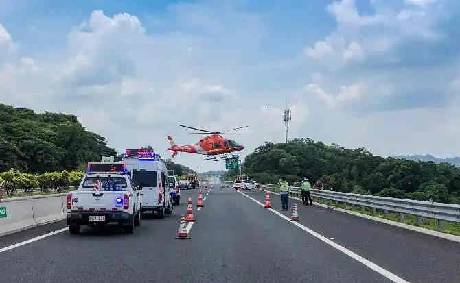 禄劝高速公路汽车救援案例